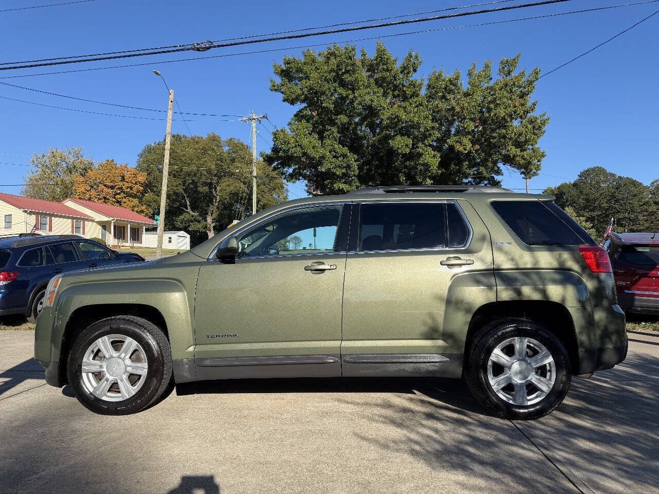 Used 2015 GMC Terrain SLE w/ Convenience Package FWD image 4