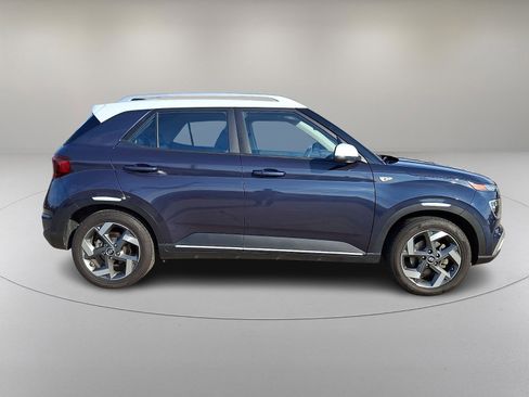 Certified 2021 Hyundai Venue w/ Cargo Package image 12