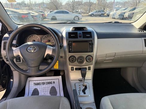 Used 2013 Toyota Corolla LE image 10