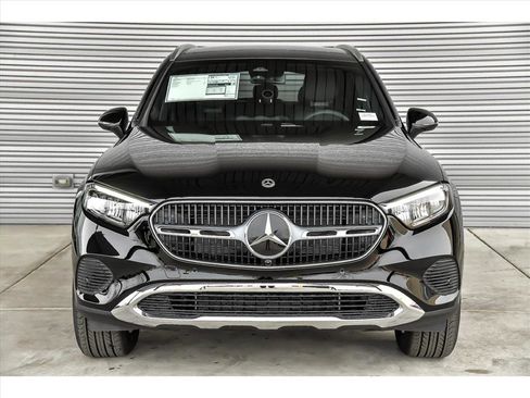 Certified 2025 Mercedes-Benz GLC 300 GLC 300 4MATIC image 2
