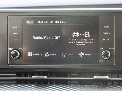 Used 2022 Kia Carnival LX image 16