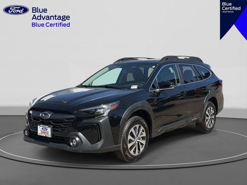 Used 2025 Subaru Outback Premium AWD/4WD image 1