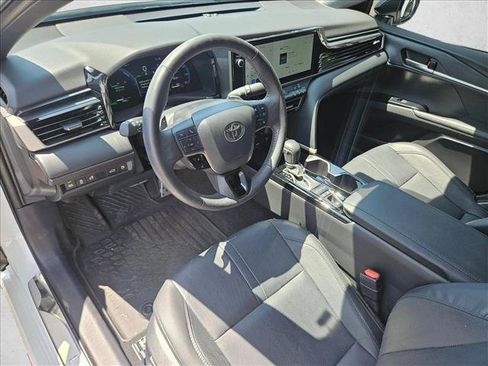 Used 2025 Toyota Camry XSE FWD image 10