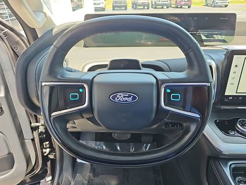 Used 2025 Ford Expedition Platinum AWD/4WD image 15