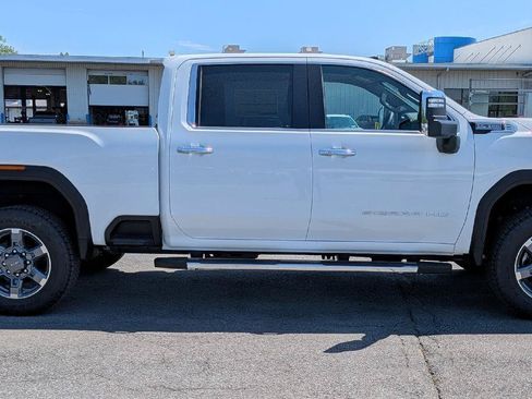 New 2026 GMC Sierra 2500 SLT w/ SLT Premium Package AWD/4WD image 6