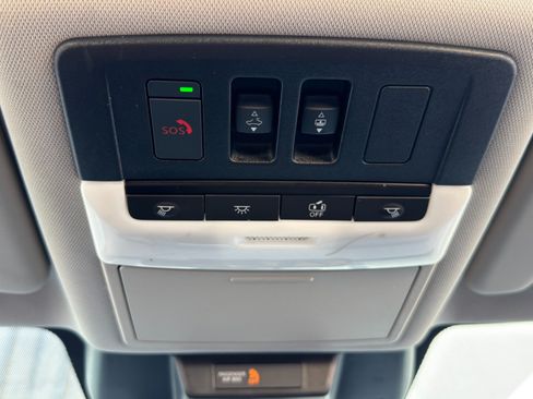 Used 2022 Nissan Rogue SL FWD image 30