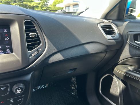 Used 2018 Jeep Compass Latitude w/ Popular Equipment Group AWD/4WD image 20