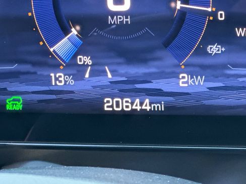 Used 2024 Chevrolet Equinox EV LT FWD image 3