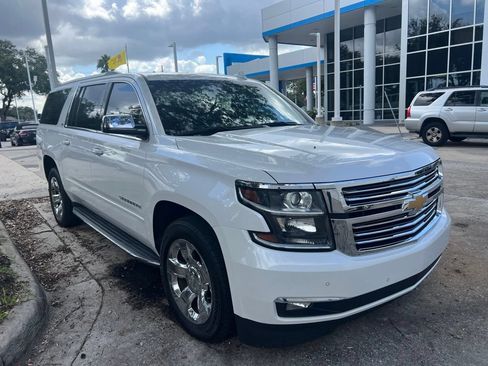 Used 2016 Chevrolet Suburban LTZ RWD image 3