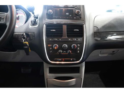 Used 2014 Dodge Grand Caravan SXT FWD image 24