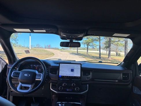 Used 2023 Ford Expedition Max Limited image 35