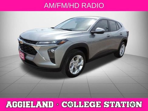 Used 2026 Chevrolet Trax LS w/ LS Convenience Package FWD image 8