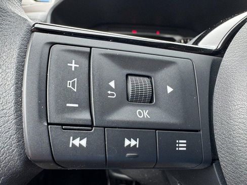 Used 2023 Nissan Rogue SV image 18