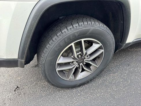 Used 2022 Jeep Grand Cherokee Limited image 5