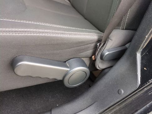 Used 2017 Jeep Wrangler Unlimited Sahara w/ Connectivity Group image 17