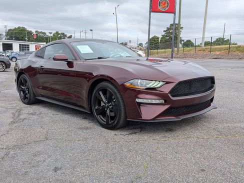 Used 2018 Ford Mustang Coupe w/ Equipment Group 101A RWD image 3