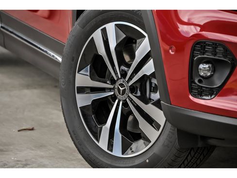 New 2026 Mercedes-Benz GLB 250 4MATIC image 3