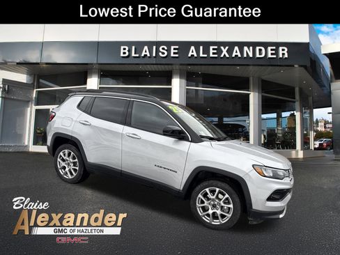 Used 2025 Jeep Compass Limited AWD/4WD image 1