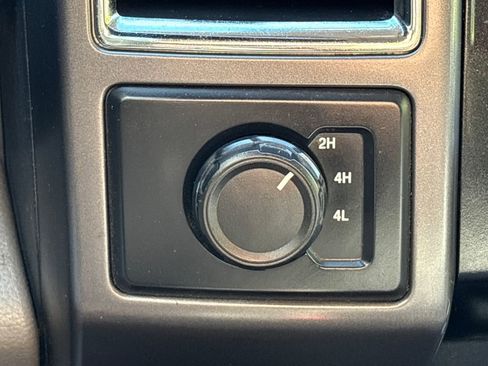 Used 2016 Ford F150 XLT AWD/4WD image 18