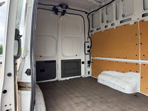 Used 2021 Nissan NV 2500 SV RWD image 15