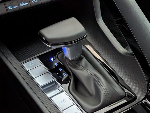 New 2025 Hyundai Elantra Limited image 14