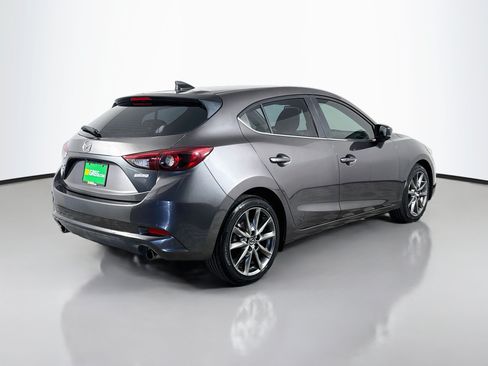 Used 2018 MAZDA MAZDA3 Grand Touring w/ Premium Equipment Package FWD image 10