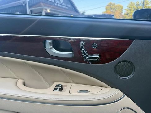 Used 2012 Hyundai Equus Signature RWD image 28
