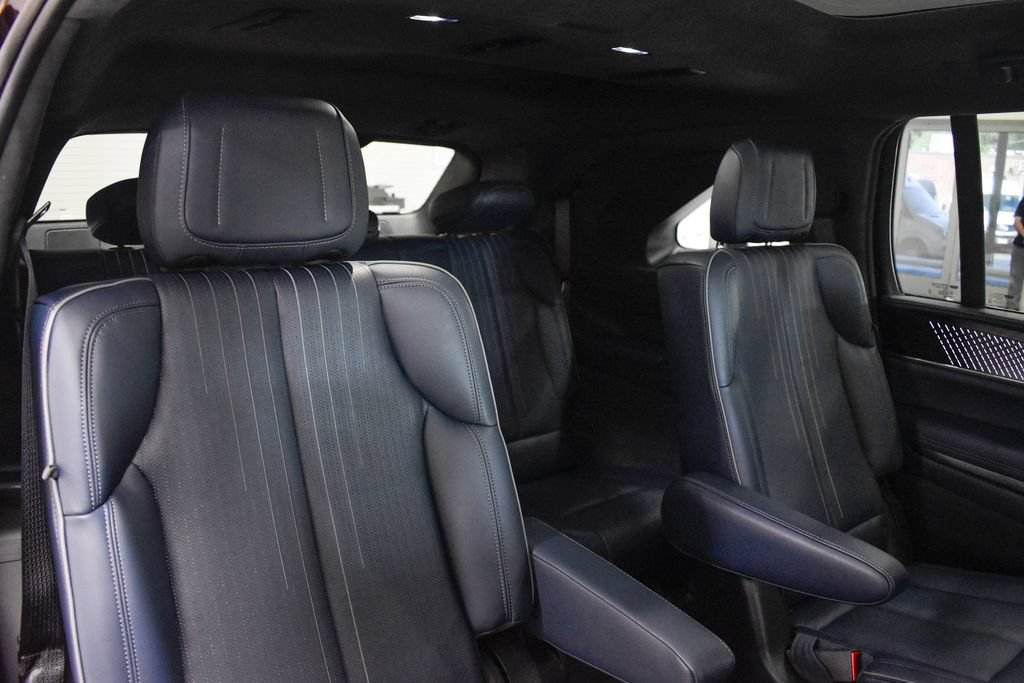 Used 2025 Cadillac Escalade IQ Luxury 2 w/ LPO, Premium Carpet Package AWD/4WD image 30