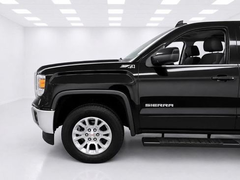 Used 2015 GMC Sierra 1500 SLE w/ SLE Value Package AWD/4WD image 4