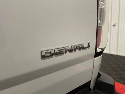 Used 2019 GMC Canyon Denali image 18