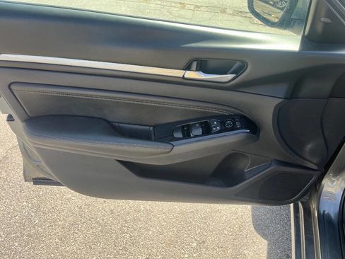 Used 2021 Nissan Altima 2.5 SV image 22