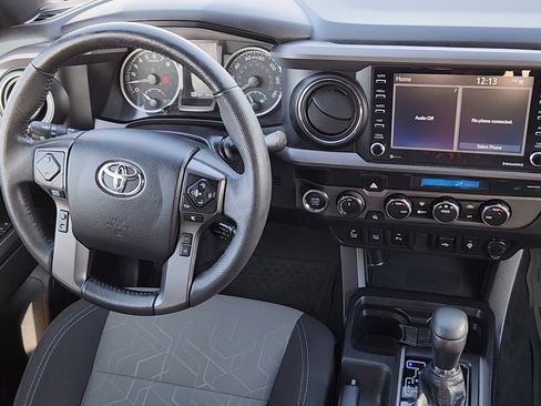 Used 2021 Toyota Tacoma TRD Off-Road w/ Technology Package image 5