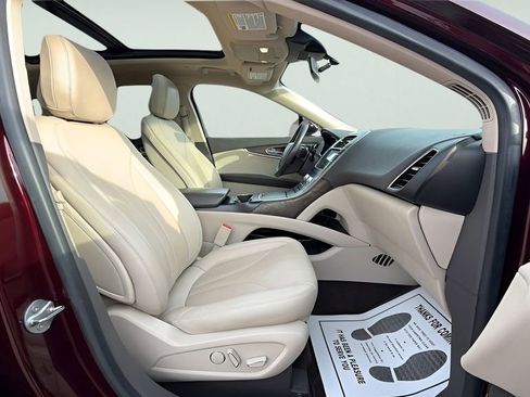 Used 2020 Lincoln Nautilus Reserve image 12