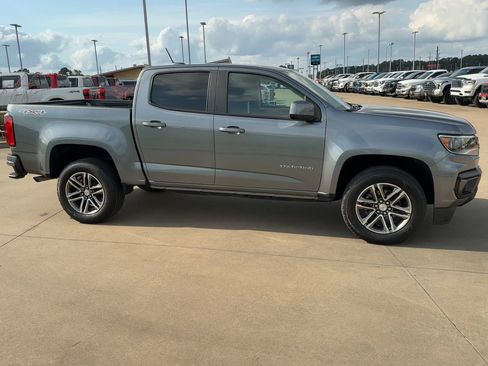 Used 2022 Chevrolet Colorado LT w/ LT Convenience Package image 9