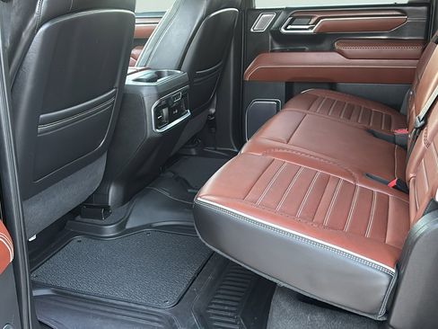 Used 2024 GMC Sierra 2500 Denali Ultimate image 28