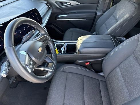 Used 2024 Chevrolet Traverse LS image 12