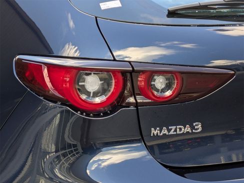 Used 2023 MAZDA MAZDA3 s image 17