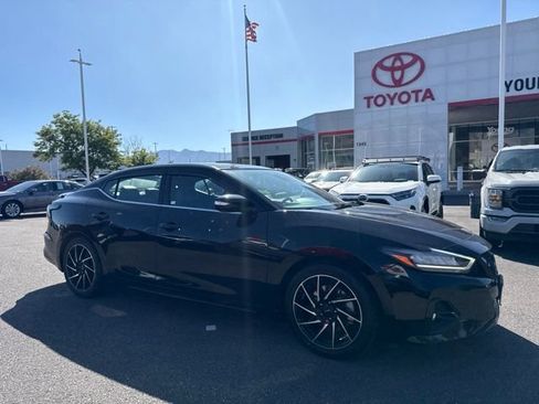 Used 2023 Nissan Maxima SR w/ Sport Mat Group FWD image 1
