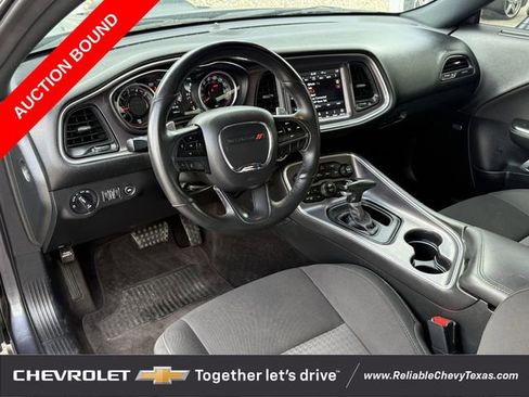 Used 2018 Dodge Challenger R/T Scat Pack RWD image 12