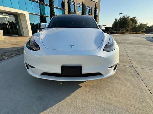 Used 2022 Tesla Model Y Performance AWD/4WD image 2
