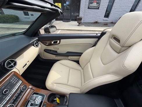 Used 2018 Mercedes-Benz SLC 300 image 25