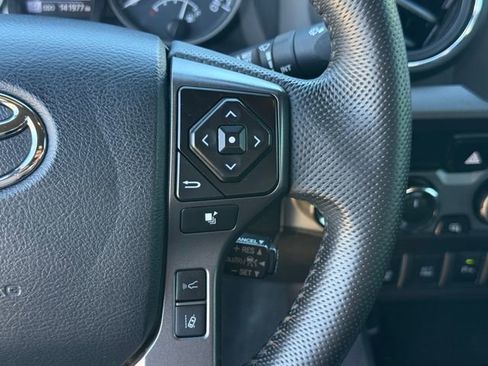 Used 2023 Toyota Tacoma TRD Off-Road w/ Technology Package AWD/4WD image 19