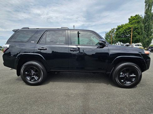 Used 2021 Toyota 4Runner SR5 Premium w/ Moonroof Package AWD/4WD image 2