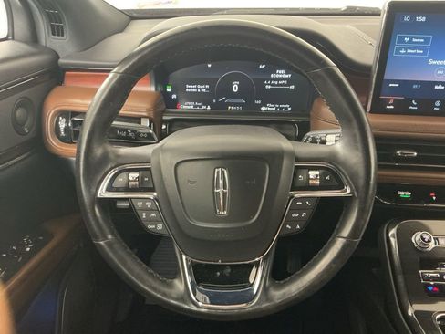 Used 2022 Lincoln Nautilus Reserve w/ Equipment Group 201A image 17