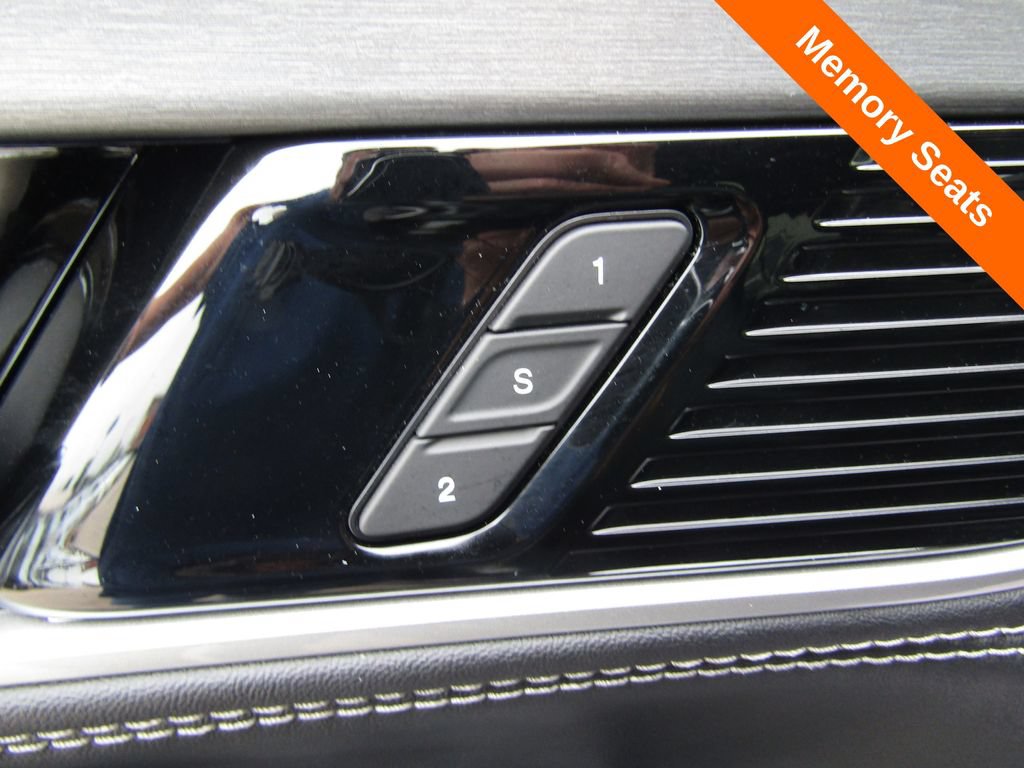Used 2025 Jeep Wagoneer Series II AWD/4WD image 6