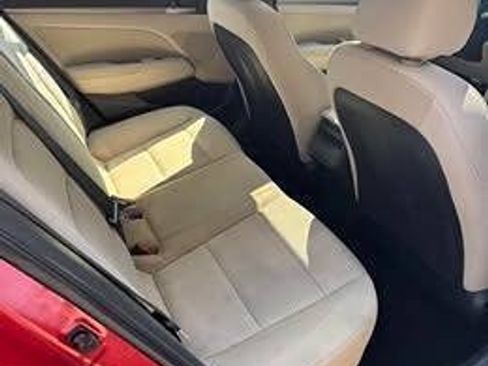 Used 2017 Hyundai Elantra Value Edition FWD image 5