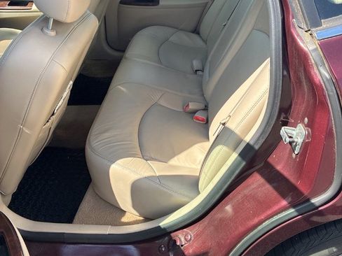 Used 2007 Buick LaCrosse CXL w/ Driver Confidence Package FWD image 8