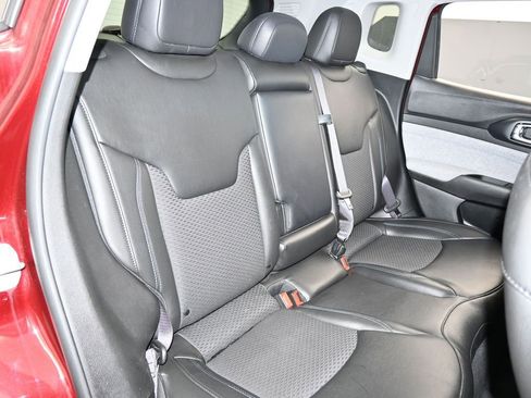 Used 2022 Jeep Compass Latitude image 35