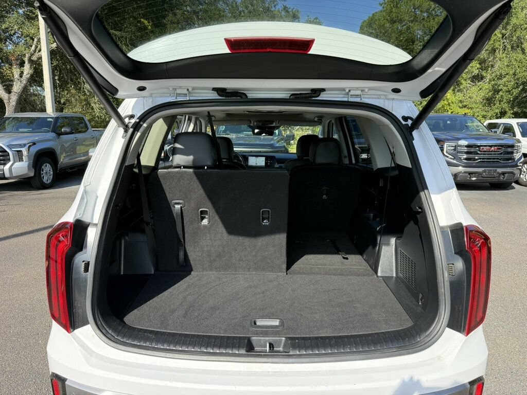 Used 2025 Kia Telluride S FWD image 10