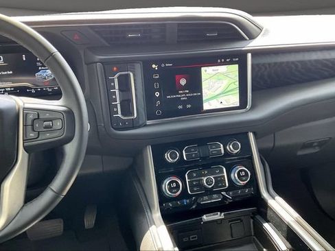 Used 2024 GMC Yukon Denali AWD/4WD image 6